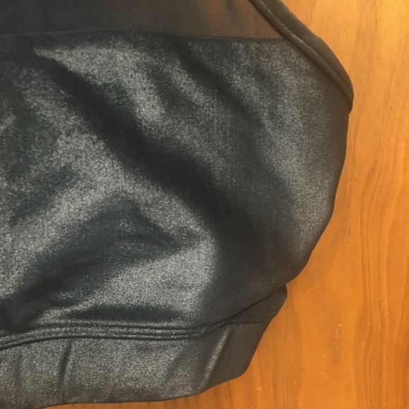 Carbon38 Black Shine Balance Sports Bra Mesh Trim - Picture 6 of 10